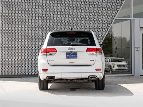 Used 2020 Jeep Grand Cherokee Summit w/ Platinum Series Group AWD/4WD image 29