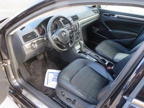 Used 2017 Volkswagen Passat 1.8T SE image 16