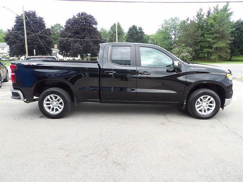 Used 2024 Chevrolet Silverado 1500 LT AWD/4WD image 6