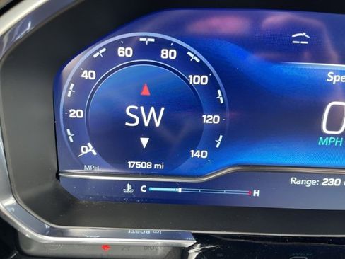 Certified 2024 Chevrolet Silverado 2500 High Country w/ Technology Package image 25