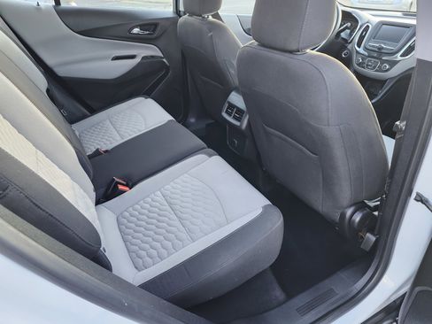 Used 2018 Chevrolet Equinox LS FWD image 20