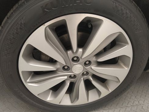 Used 2020 Buick Encore Preferred FWD image 31