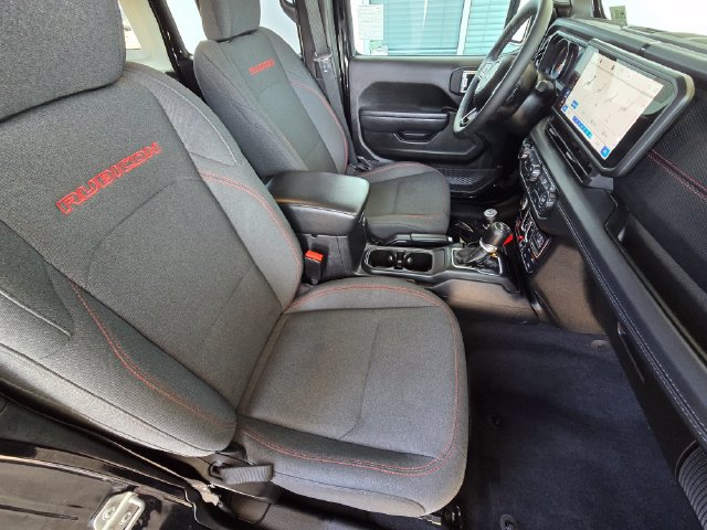 Certified 2025 Jeep Wrangler Unlimited Rubicon w/ Convenience Group AWD/4WD image 21
