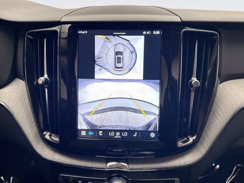 Used 2025 Volvo XC60 B5 Plus w/ Climate Package image 16