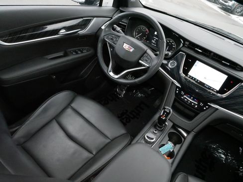 Certified 2024 Cadillac XT6 Premium Luxury w/ LPO, Floor Liner Package image 4