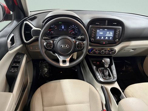 Used 2020 Kia Soul LX image 7