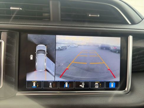 Used 2021 GMC Yukon XL Denali image 20