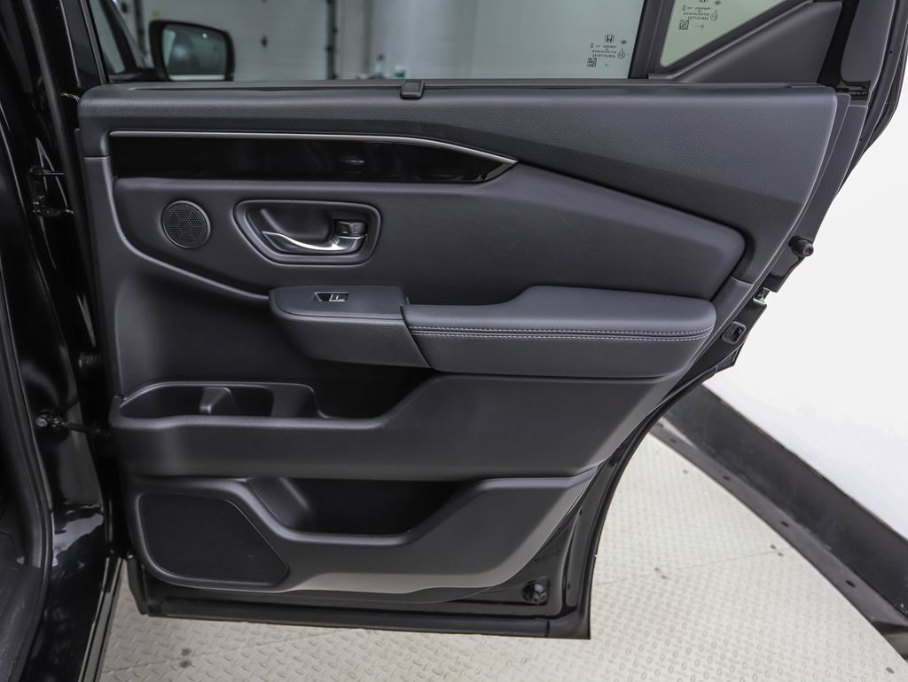 Used 2023 Honda Pilot Touring image 26