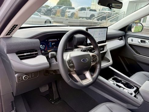 New 2026 Ford Explorer Active w/ Active Comfort Package image 8