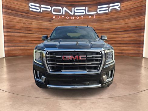 Used 2024 GMC Yukon SLT w/ SLT Luxury Package image 9