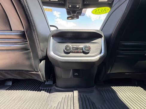 Used 2025 Ford Expedition Tremor AWD/4WD image 33