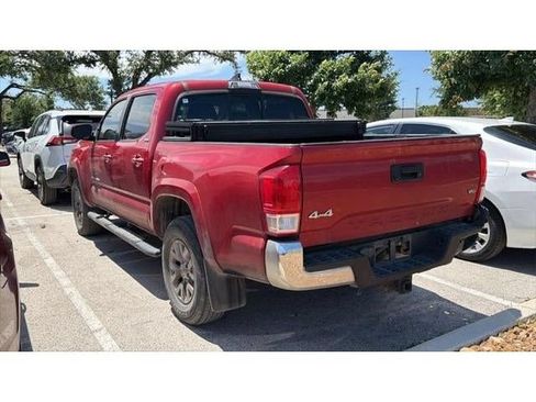 Used 2017 Toyota Tacoma SR5 w/ Tow Package AWD/4WD image 7
