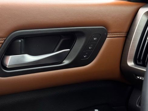 Used 2022 Nissan Pathfinder Platinum w/ Cargo Package image 40