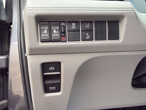 Used 2019 Honda Odyssey EX image 7