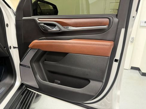 Used 2023 GMC Yukon XL Denali Ultimate image 43
