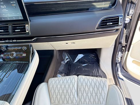 Used 2021 Lincoln Navigator Black Label AWD/4WD image 17