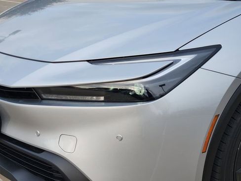 New 2026 Toyota Prius LE FWD image 6