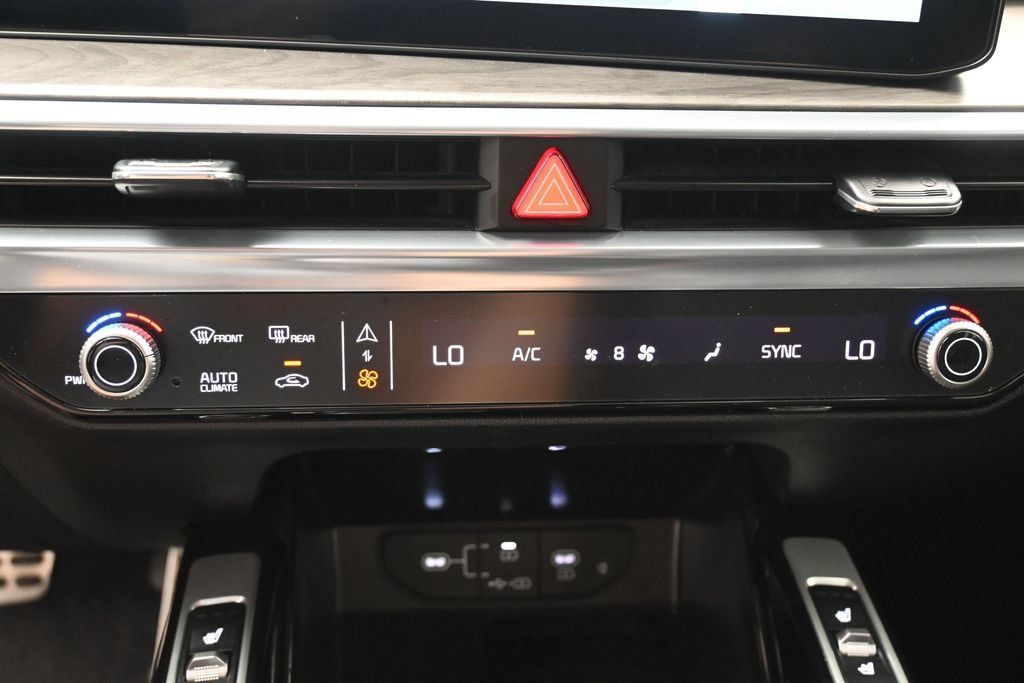 Used 2025 Kia Sorento SX AWD/4WD image 23