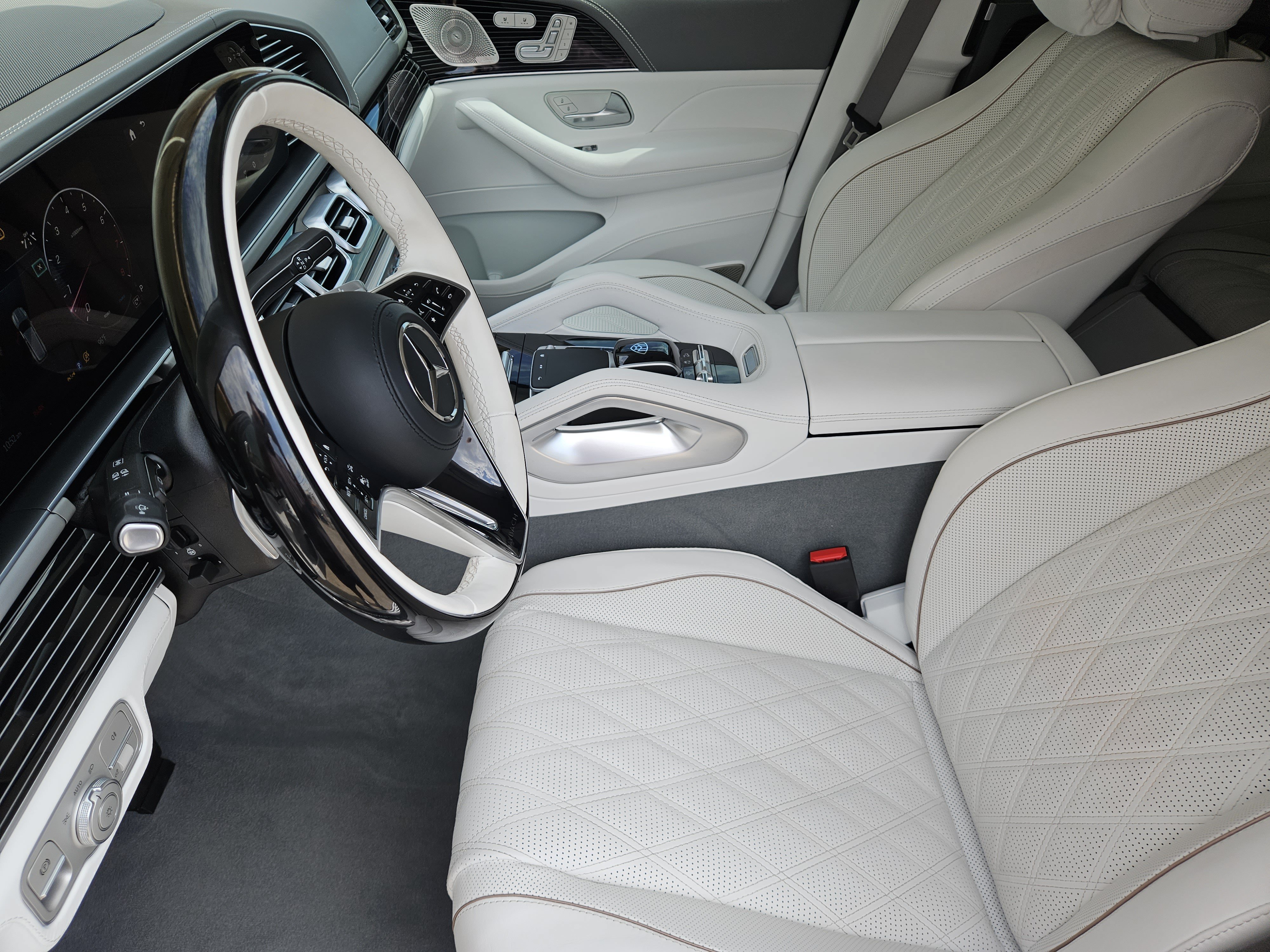 Used 2025 Mercedes-Benz Maybach GLS 600 4MATIC image 9
