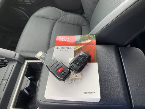 Used 2025 Toyota 4Runner TRD Sport Premium AWD/4WD image 9
