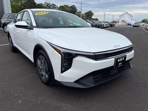 Used 2025 Kia K4 FWD image 8