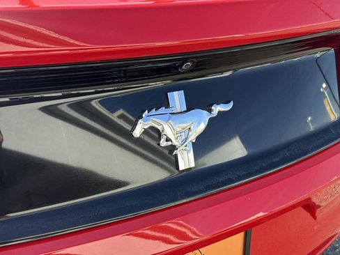 Used 2015 Ford Mustang Coupe RWD image 25