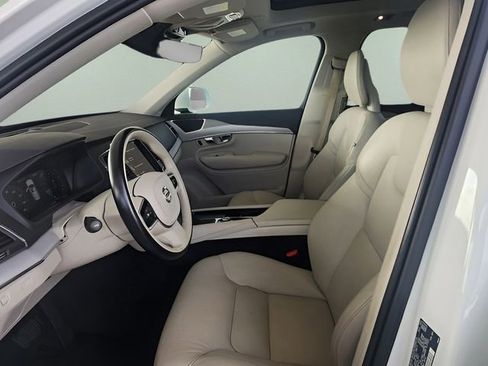 Used 2021 Volvo XC90 T5 Momentum image 17