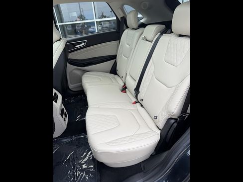 Used 2023 Ford Edge Titanium AWD/4WD image 15