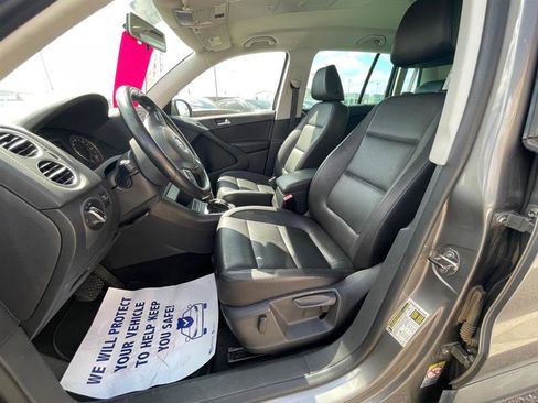 Used 2011 Volkswagen Tiguan S image 13