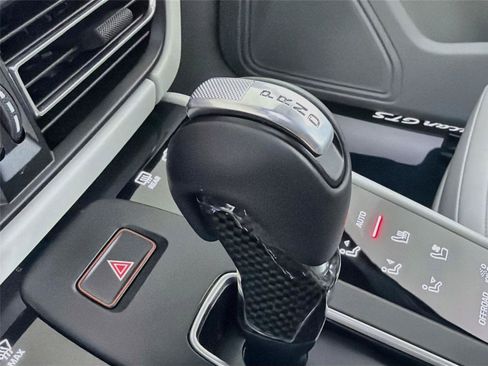 Certified 2026 Porsche Macan GTS AWD/4WD image 34