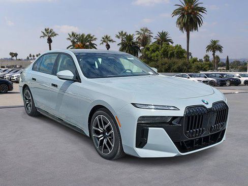 New 2026 BMW 750e xDrive w/ Executive Package image 3