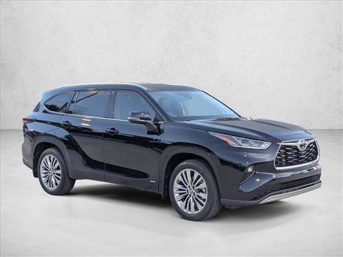 New 2026 Toyota Highlander Platinum AWD/4WD image 6