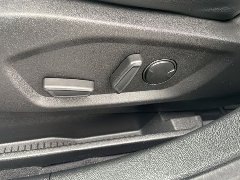 Used 2024 Ford Edge SEL w/ Convenience Package image 13