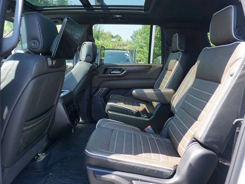 Used 2026 GMC Yukon XL Denali Ultimate AWD/4WD image 23
