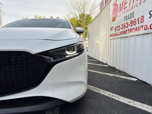 Used 2019 MAZDA MAZDA3 Hatchback w/ Premium Package image 11