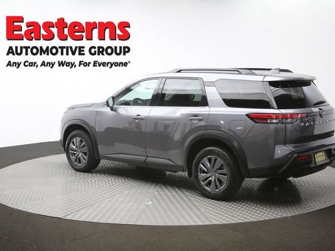 Used 2024 Nissan Pathfinder SV image 62