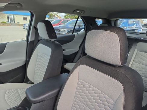 Used 2020 Chevrolet Equinox LS image 18