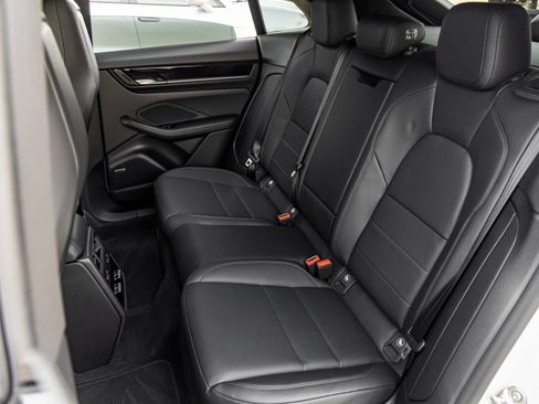 Certified 2026 Porsche Macan 4 Electric AWD/4WD image 33