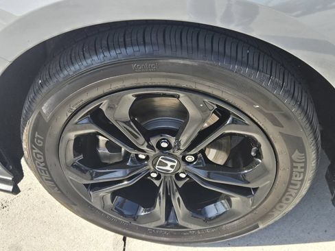 Certified 2025 Honda Accord SE image 8