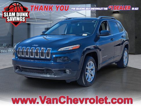 Used 2018 Jeep Cherokee Latitude Plus w/ Comfort/Convenience Group image 1
