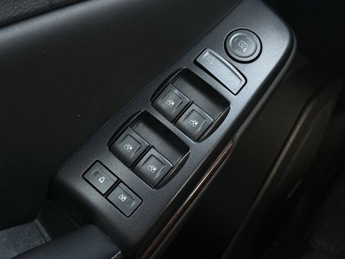 Used 2016 GMC Yukon XL SLE w/ Convenience Package image 11