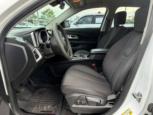 Used 2017 Chevrolet Equinox LS FWD image 10