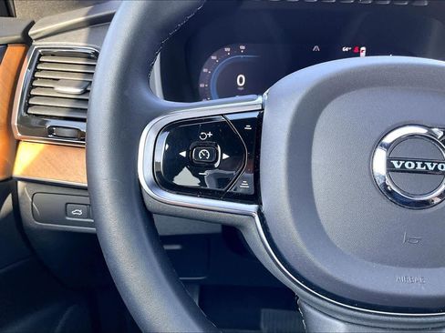 Used 2023 Volvo XC90 T8 Plus w/ Protection Package Premier image 21