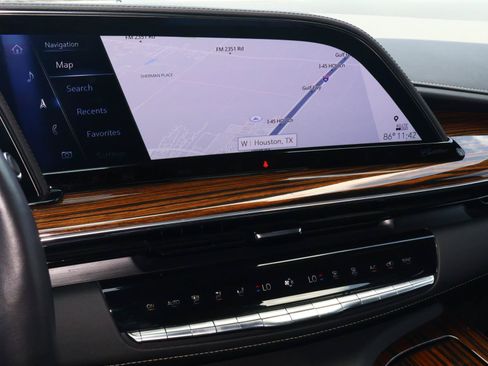 Used 2023 Cadillac Escalade Premium Luxury AWD/4WD image 31
