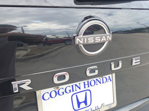 Used 2023 Nissan Rogue S AWD/4WD image 34