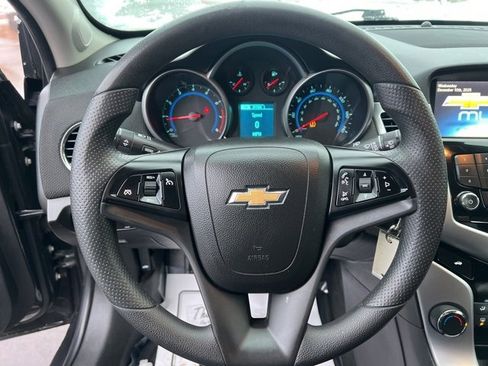 Used 2016 Chevrolet Cruze LT image 22