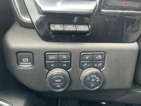 Used 2024 Chevrolet Silverado 1500 LTZ w/ LTZ Premium Package image 34