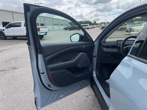 New 2024 Ford Mustang Mach-E Premium image 16