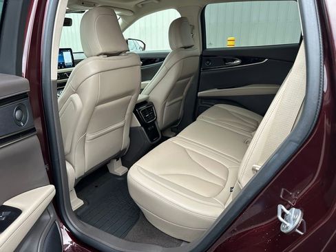 Used 2023 Lincoln Nautilus Reserve w/ Equipment Group 201A image 15