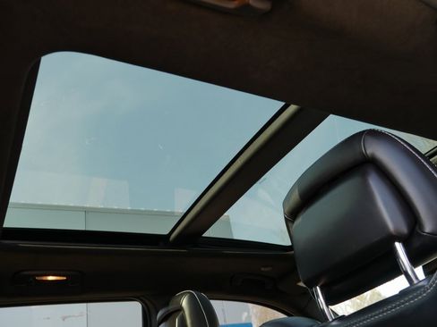 Used 2015 Jeep Grand Cherokee SRT w/ Luxury Group II image 25